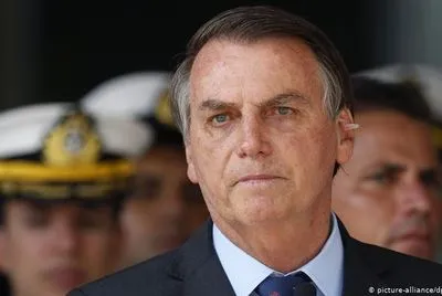 Президент Бразилии вышел на акцию против ограничений из-за коронавируса