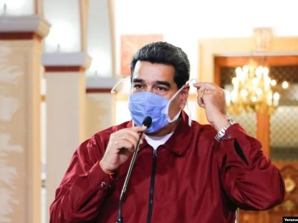 В Венесуэле сторонники Мадуро и Гуайдо ведут переговоры на фоне пандемии