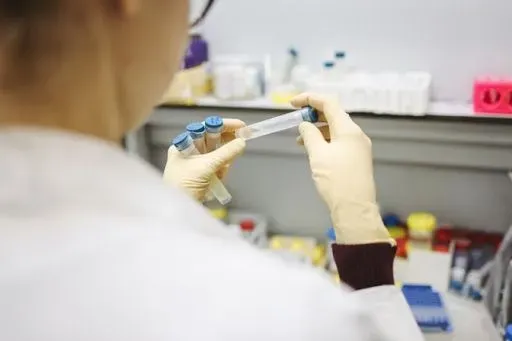 В Оксфорді почнуть випробовувати вакцину від коронавірусу на людях