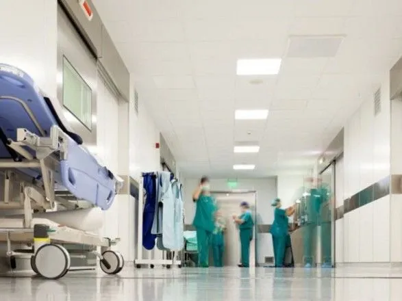 Врач-инфекционист прокомментировала урезание заработных плат и сокращение медиков во время эпидемии