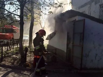 В Хмельницкой области горел магазин автозапчастей