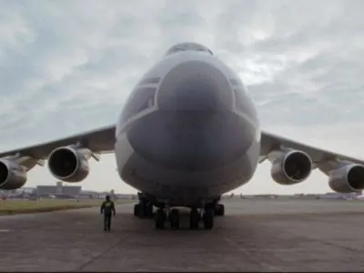 Український літак АН-124 “Руслан” доставив гуманітарний вантаж до США
