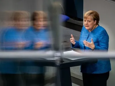 Клімат та пандемія будуть пріоритетами головування Німеччини у ЄС - Меркель