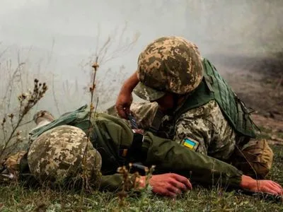 Боевики обстреляли украинские позиции в зоне ООС, есть раненые