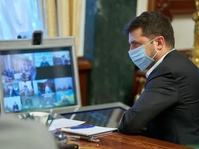 Щоб не "губили" хворих: Зеленський закликав не гальмувати з тестами на COVID-19 на вихідних