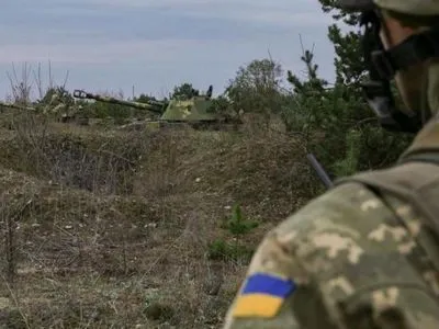 ООС: с начала суток боевики 15 раз обстреляли украинские позиции, двое раненых