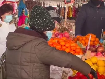 В Киевской области возобновили работу 13 агропродовольственных рынков