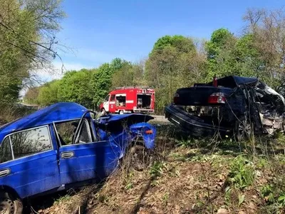 Смертельное ДТП в Хмельницкой области: спасатели извлекли пострадавших из искореженных авто
