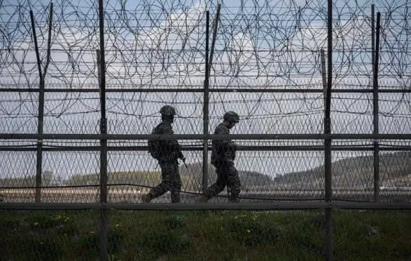 Пограничный пост Южной Кореи в демилитаризованной зоне обстреляли со стороны КНДР