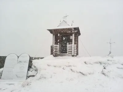 В Карпатах выпал снег