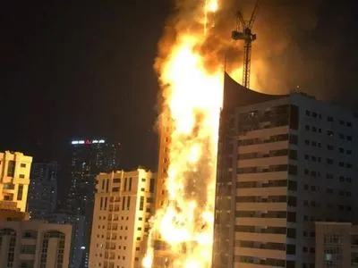 В ОАЕ пожежа охопила 48-поверховий хмарочос