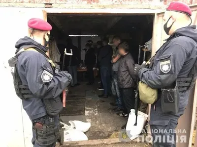 В Киевской области банда похитила человека и требовала деньги