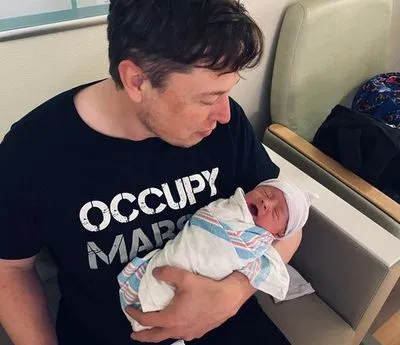 Илон Маск в шестой раз стал отцом: опубликовано фото малыша