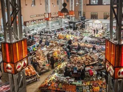 Сьогодні у Києві відкрились три продовольчі ринки, завтра мають запрацювати ще два – Кличко