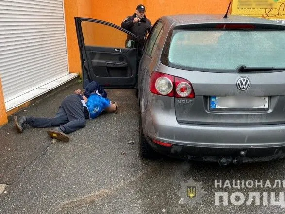 У Вишгороді затримали працівника СТО, який на чужому авто поїхав до столиці