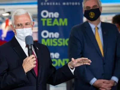 В США еще один подчиненный вице-президента Пенса заболел коронавирусом