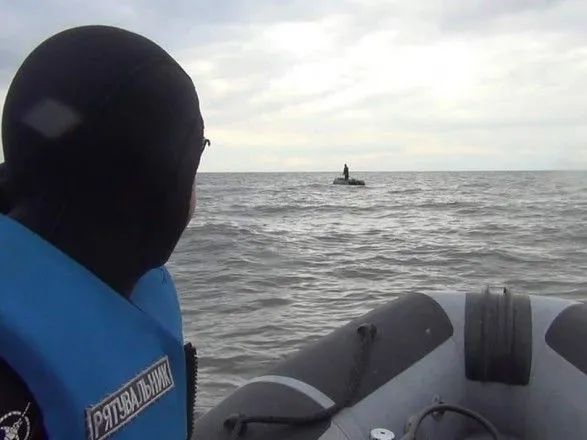 В Черкассах спасли двух рыбаков, которые из-за непогоды не могли попасть на берег