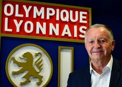 ФК "Лион" подал иски против футбольной лиги Франции за досрочное завершение сезона