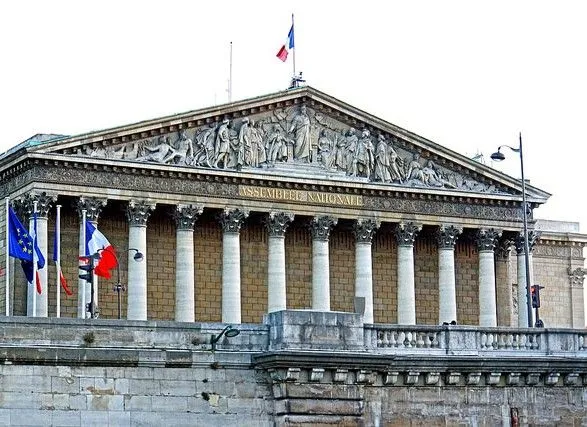 Парламент Франції продовжив режим надзвичайного стану до 10 липня