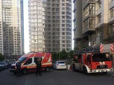 У Києві ліквідували пожежу у лазні на 20-му поверсі житлового будинку