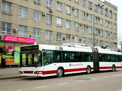 В Івано-Франківську частково відновив роботу громадський транспорт