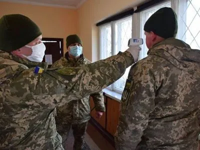 У ЗСУ за останню добу ще 5 військових захворіли на COVID-19