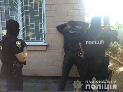На Черкащині у охоронця однієї з фірм вилучили гранати та набої