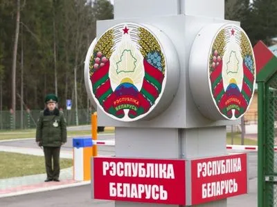 Кабмин принял решение о частичной остановке действия соглашения о безвизе с Беларусью