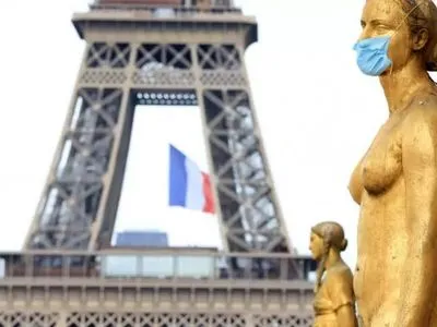 Відновлення життя в Парижі після карантину: з'явилося відео з дрона