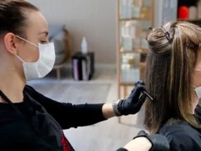 Выход из карантина: Минздрав опубликовал новые правила работы парикмахерских и салонов красоты