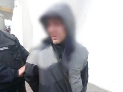 Суд взял под стражу мужчину, который в Киеве угрожал взорвать гранату в супермаркете