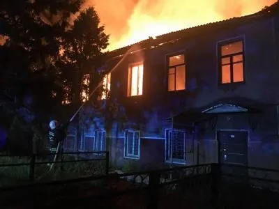 Недействующее админздание сахарозавода горело в Винницкой области