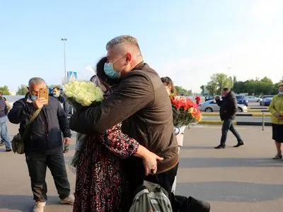 Украинские полярники вернулись домой после зимовки на станции "Академик Вернадский"