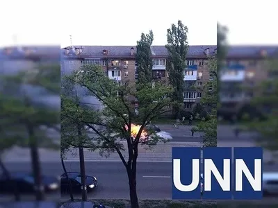 В Киеве во время движения загорелось авто