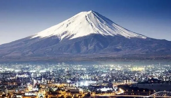 В Японии впервые за 60 лет закроют гору Фудзи для альпинистов из-за коронавируса