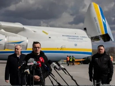 Украинский самолет "Мрия" перевез в Польшу китайские респираторы сомнительного качества - СМИ