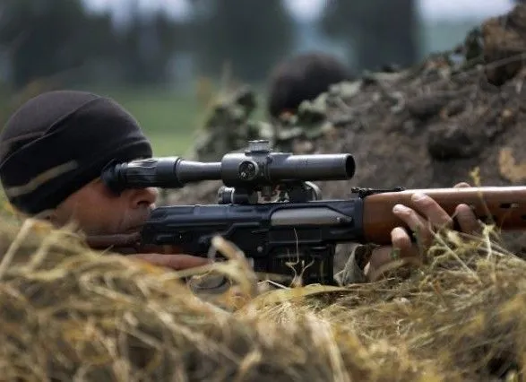 ООС: український боєць отримав поранення внаслідок снайперського вогню