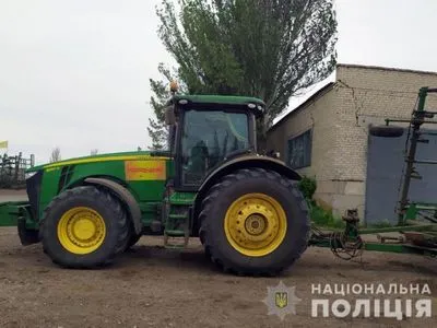 В Донецкой области трактор наехал на взрывное устройство