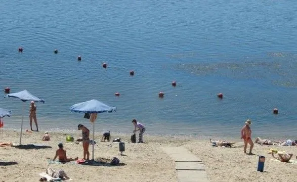 В Херсоне начали готовить пляжи к летнему сезону