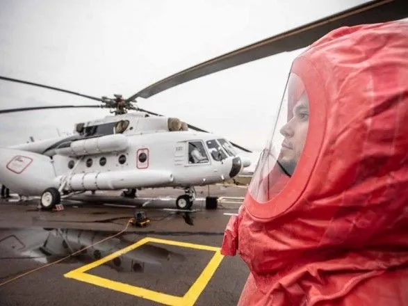 На Буковині цілодобово чергуватиме вертоліт МВС для евакуації хворих на коронавірус - Аваков