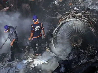 Авиакатастрофа в Пакистане: власти подтвердили гибель по меньшей мере 76 человек