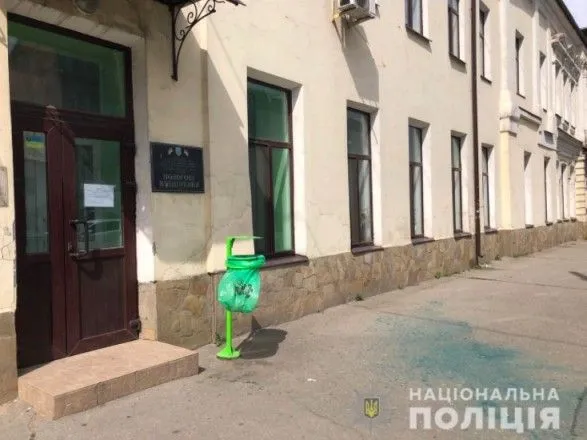В Харькове привлекли к ответственности троих мужчин, которые облили экс-депутата зеленкой