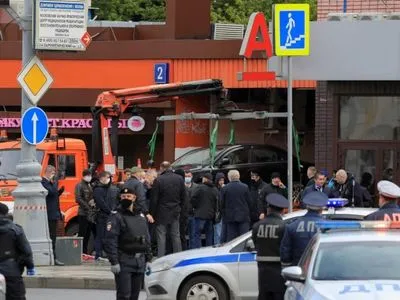 Захват заложников в Москве: полиция задержала мужчину, захватившего банк - он был в неадекватном состоянии