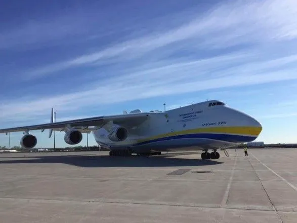 Український літак "Мрія" доправив частину другого медичного вантажу до Канади