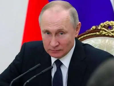 Россия требует от Bloomberg извинений за статью о низком рейтинге Путина