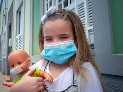 В Украине на COVID-19 заболело уже 4069 медиков и 1530 детей