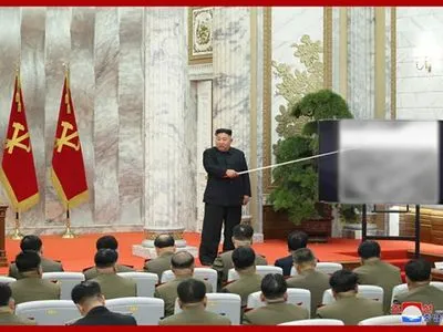 Ким Чен Ын впервые за три недели появился на публике и призвал усилить ядерное сдерживание