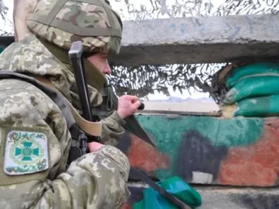 Боевики открыли огонь по пограничникам на направлениях гуманитарного коридора на Донбассе