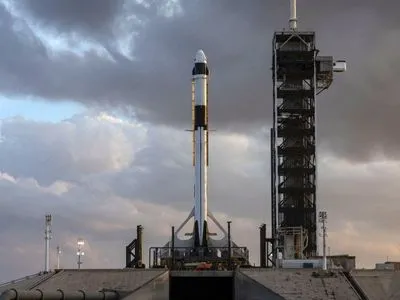 NASA и SpaceX впервые в истории отправляют астронавтов на МКС на частном корабле: прямой эфир