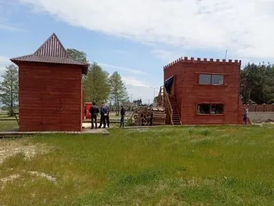 На Волыни обнаружили незаконное строительство базы отдыха на берегу озера Свитязь